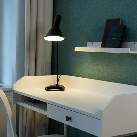 Charles & Kaetchen Living Gohlis