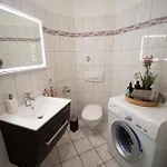 Charles & Kaetchen Living Gohlis Apartman *