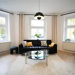 Charles & Kaetchen Living Gohlis Apartman
