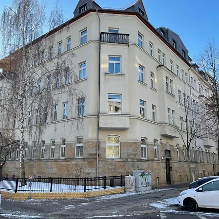 Charles & Kaetchen Living Gohlis Апартаменты *