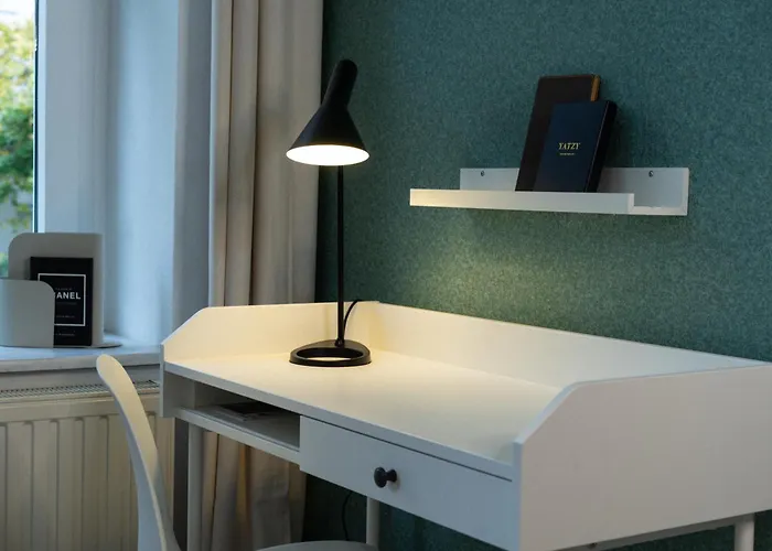 Charles & Kaetchen Living Gohlis